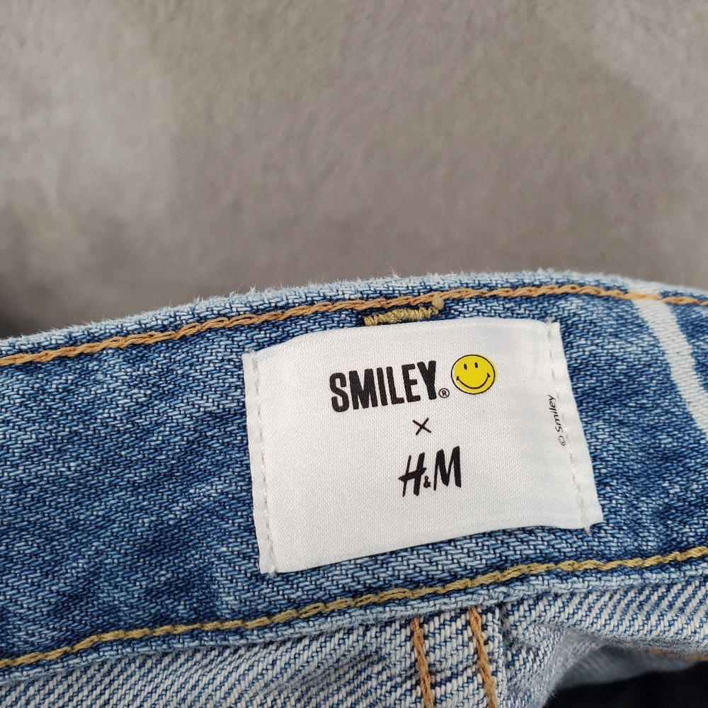 H&M x Smiley Relaxed Fit Jeans Womens Size 29 Light Wash - Picture 2 of 11